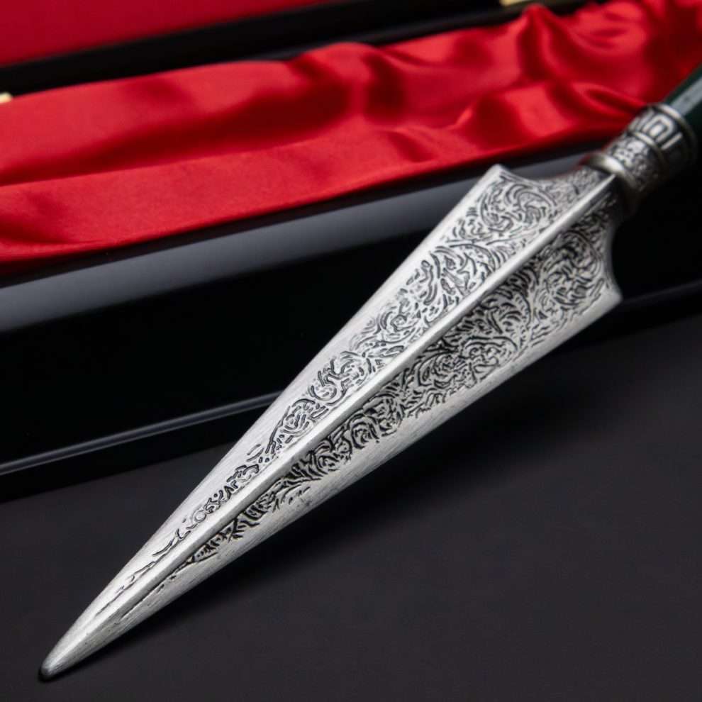 Bellatrix Lestrange Dagger By Noble Collection - Image 2