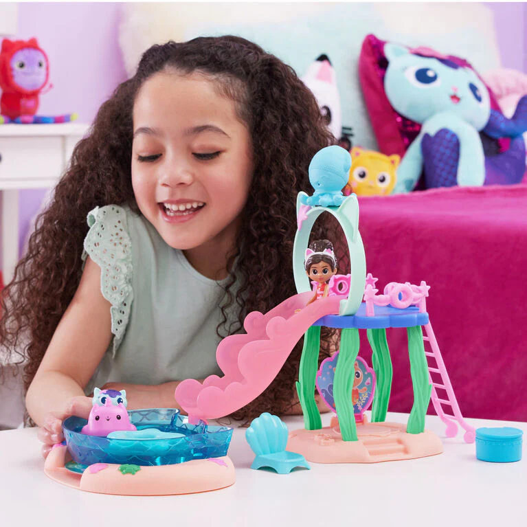 Gabby's DH Girls Purrific Pool Playset - Image 3