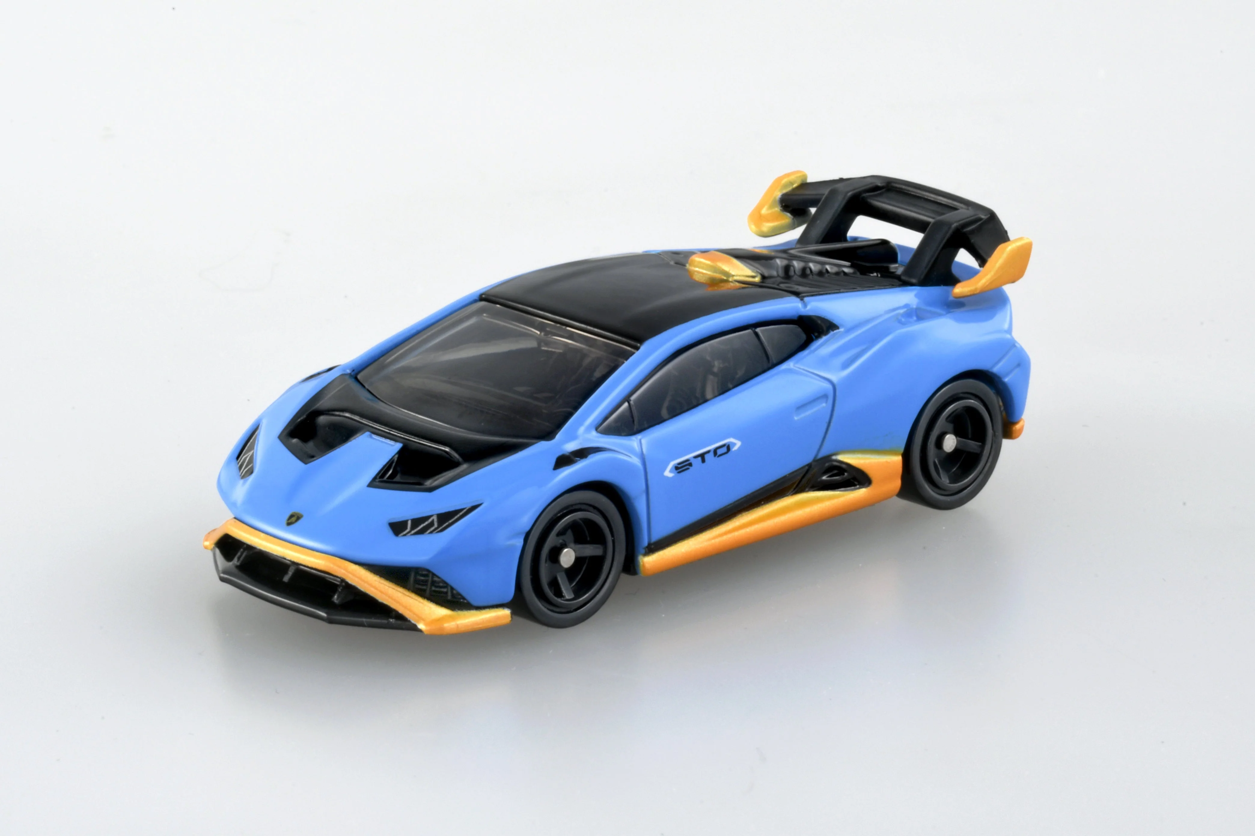 Lamborghini Huracan STO Core Tomica By Takara Tomica - Image 4