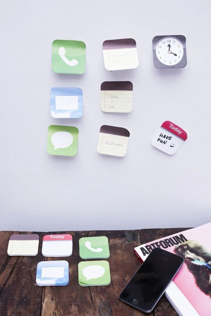 Phone App Sticky Notes by Kikkerland - Image 3