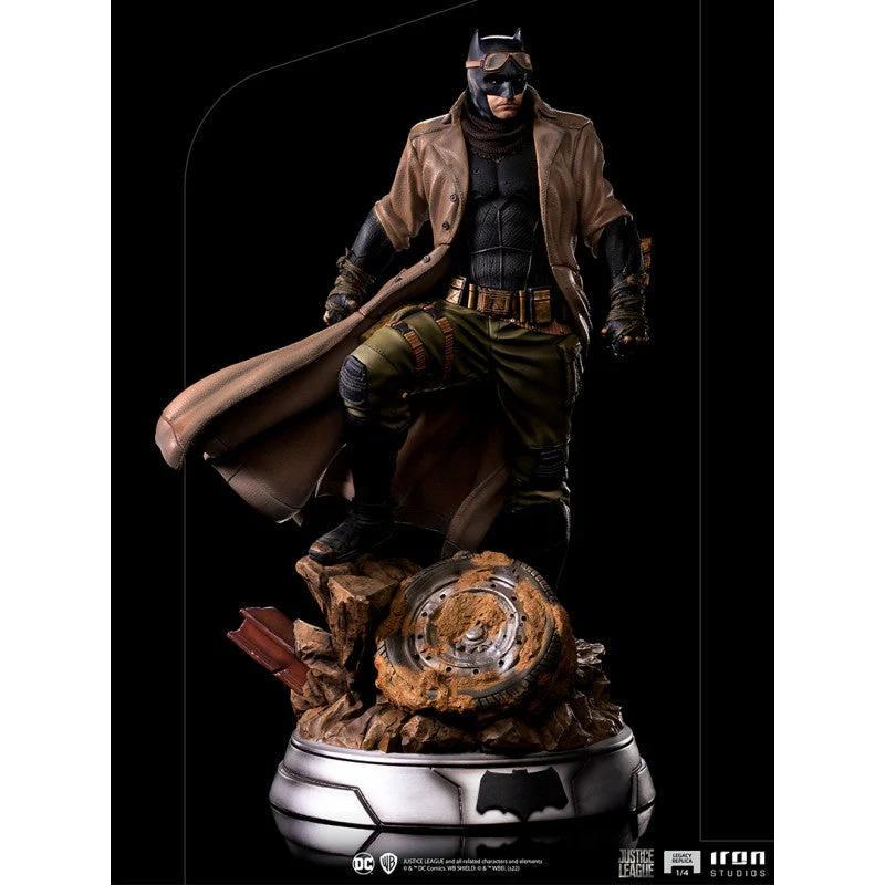 Zack Snyder's Justice League - Knightmare Batman BDS Art Scale 1/10 Statue - Image 2